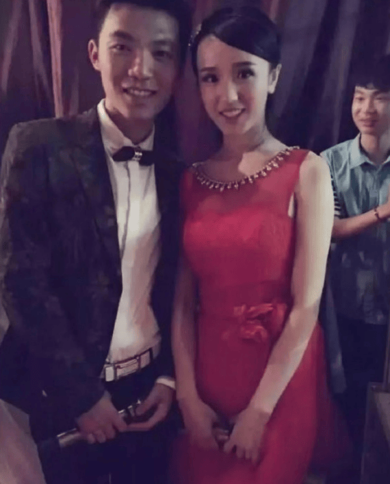 网传《中餐厅》张雅琪已婚 工作人员未回应